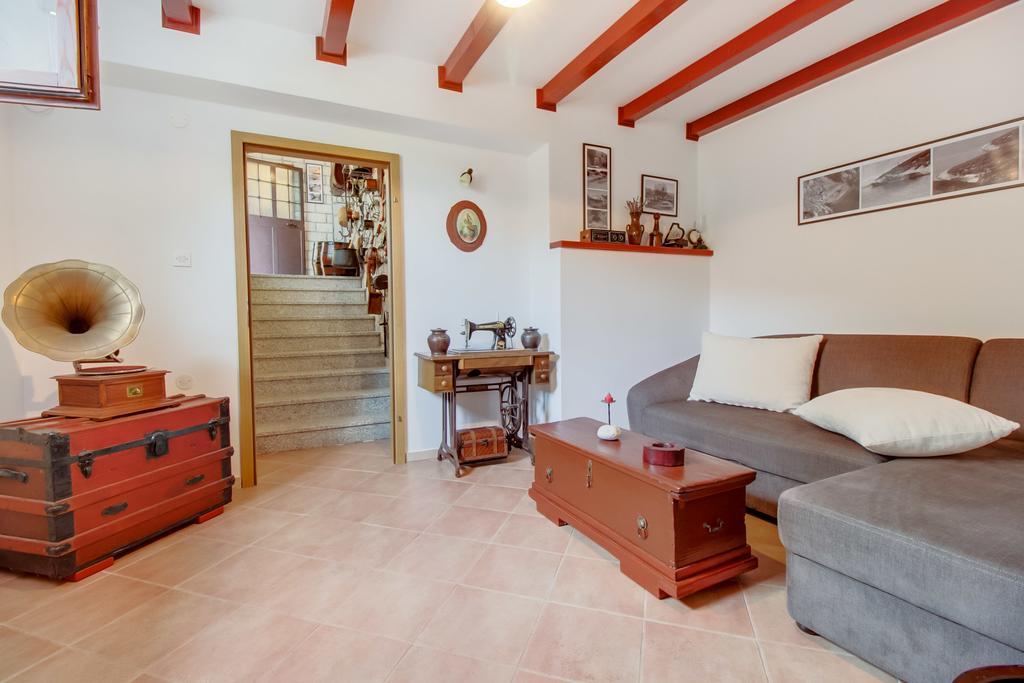 Apartments Franjo Mali Losinj Room photo
